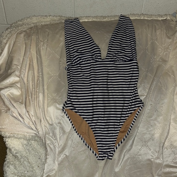 J. Crew Swim J Crew One Piece Swimsuit Size Large Nwot White And Navy Blue Stripes Poshmark